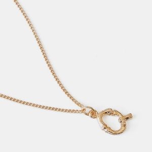 Letter "Q" Pendant Necklace
